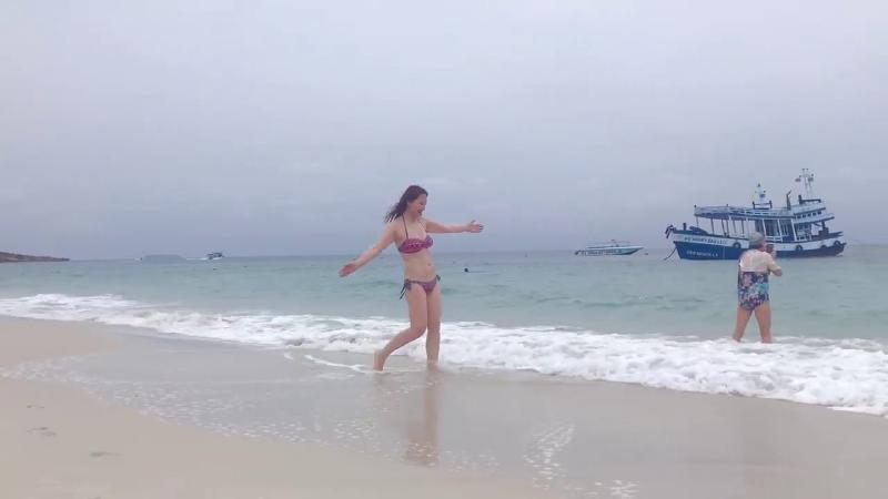 Featured image of post 金沙岛阳光沙滩美女比基尼